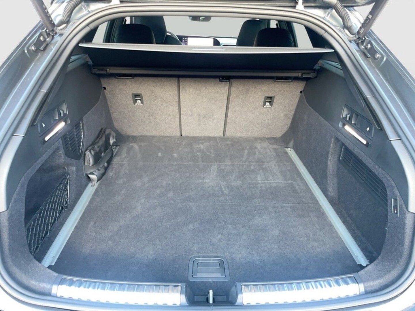 Bild über Audi A6 Avant edition one TDI quattro 220 kW S tronic - für weitere Informationen kontaktieren Sie den Audi Partner