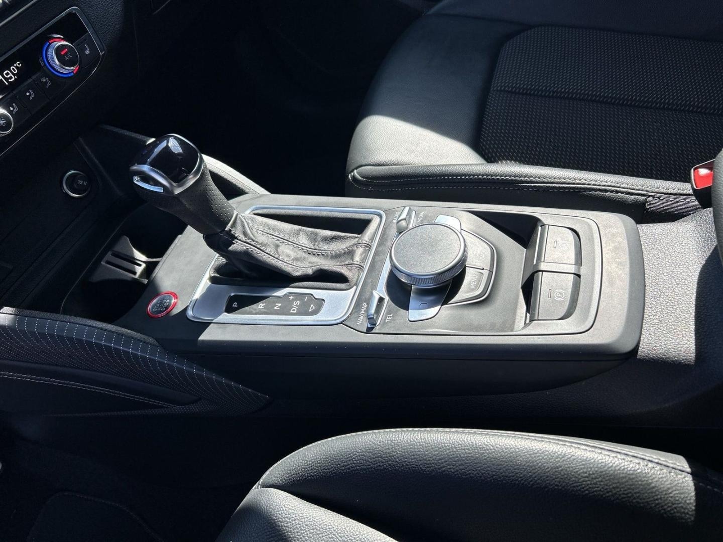 Bild über Audi SQ2 TFSI quattro S tronic - für weitere Informationen kontaktieren Sie den Audi Partner