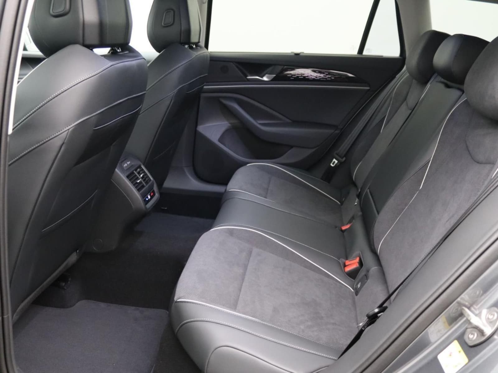 Volkswagen Passat – Bild 12