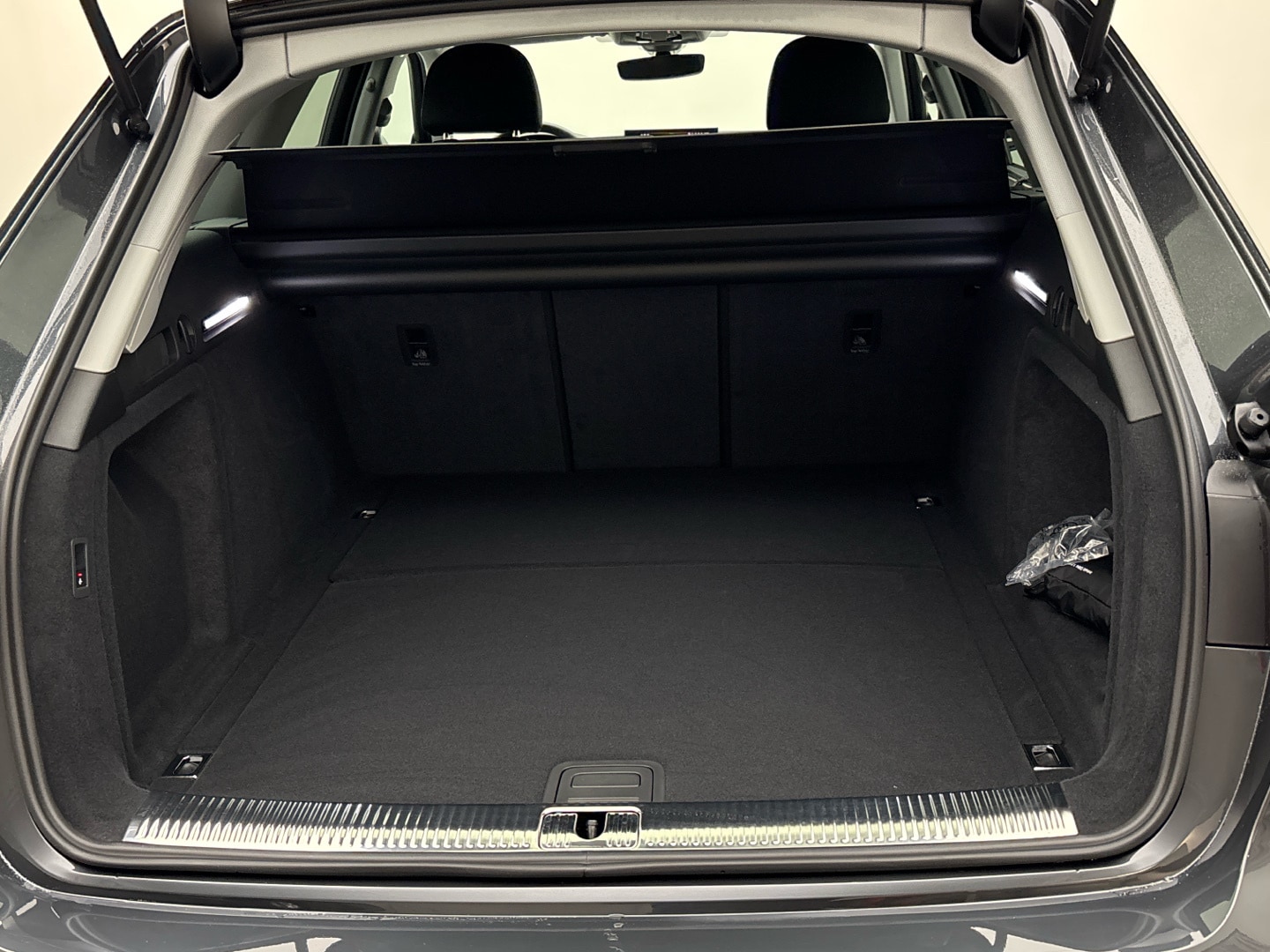 Bild über Audi A4 Avant advanced 35 TFSI S tronic - für weitere Informationen kontaktieren Sie den Audi Partner