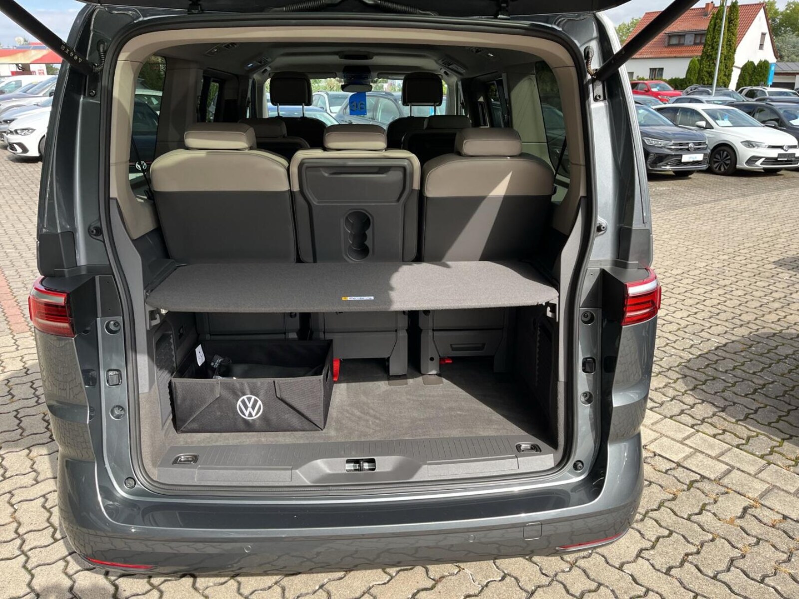 Volkswagen Multivan Langversion – Bild 11