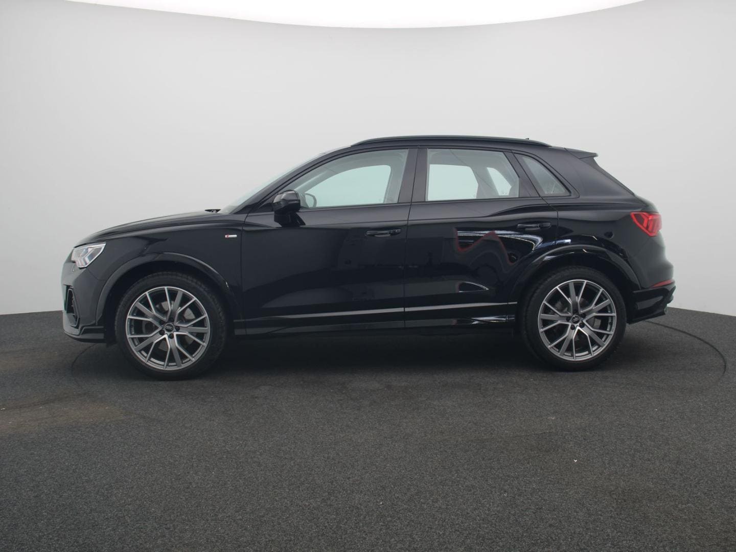 Bild über Audi Q3 S line 40 TFSI quattro S tronic - für weitere Informationen kontaktieren Sie den Audi Partner