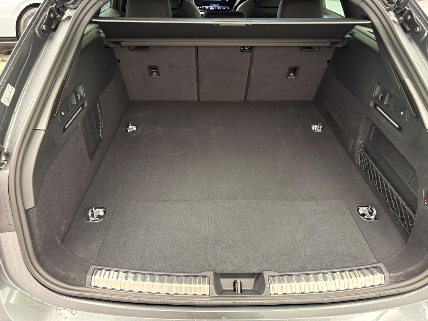 Bild über Audi A6 Avant e-hybrid edition one e-hybrid quattro 270 kW S tronic - für weitere Informationen kontaktieren Sie den Audi Partner