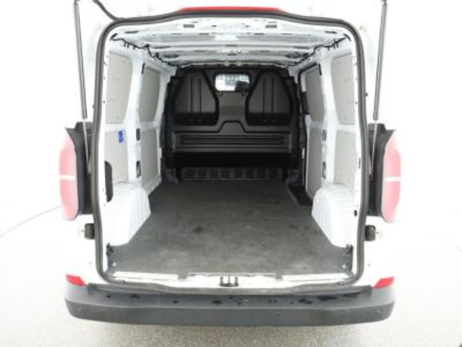 Volkswagen Transporter Kasten kurzer Radstand – Bild 7