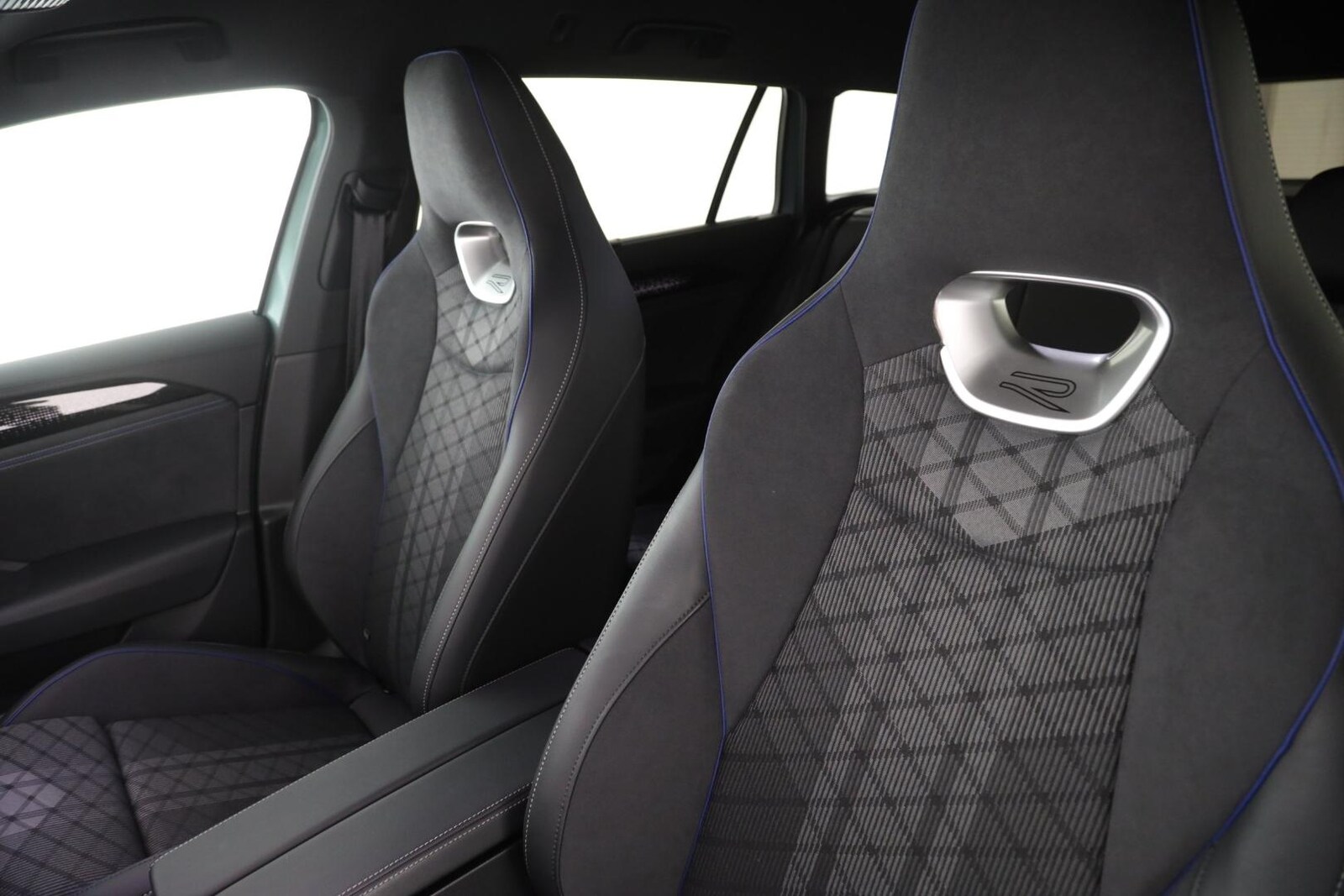 Volkswagen Passat – Bild 12