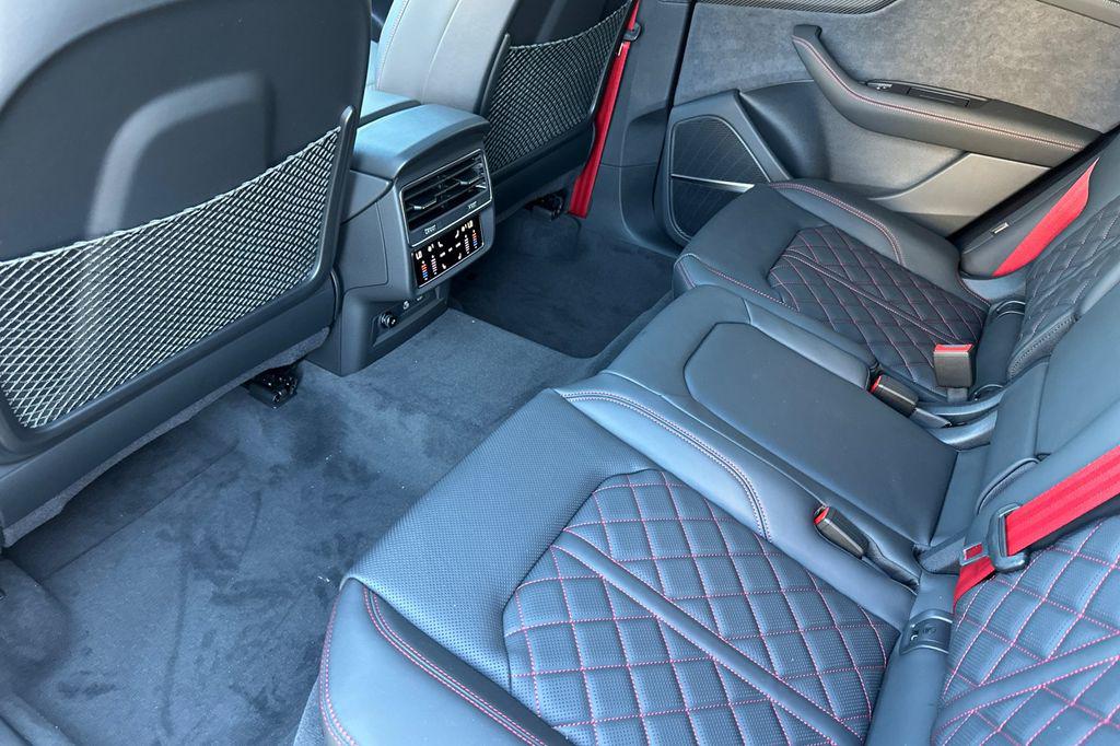 2026 Audi Q8 Prestige - Photo 9