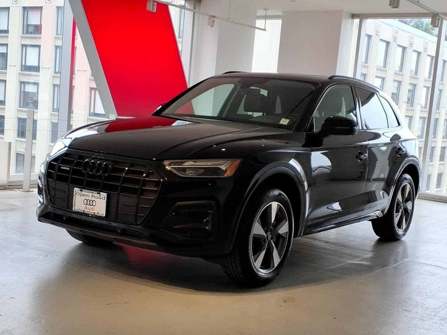2025 Audi Q5 40 Premium quattro's photo