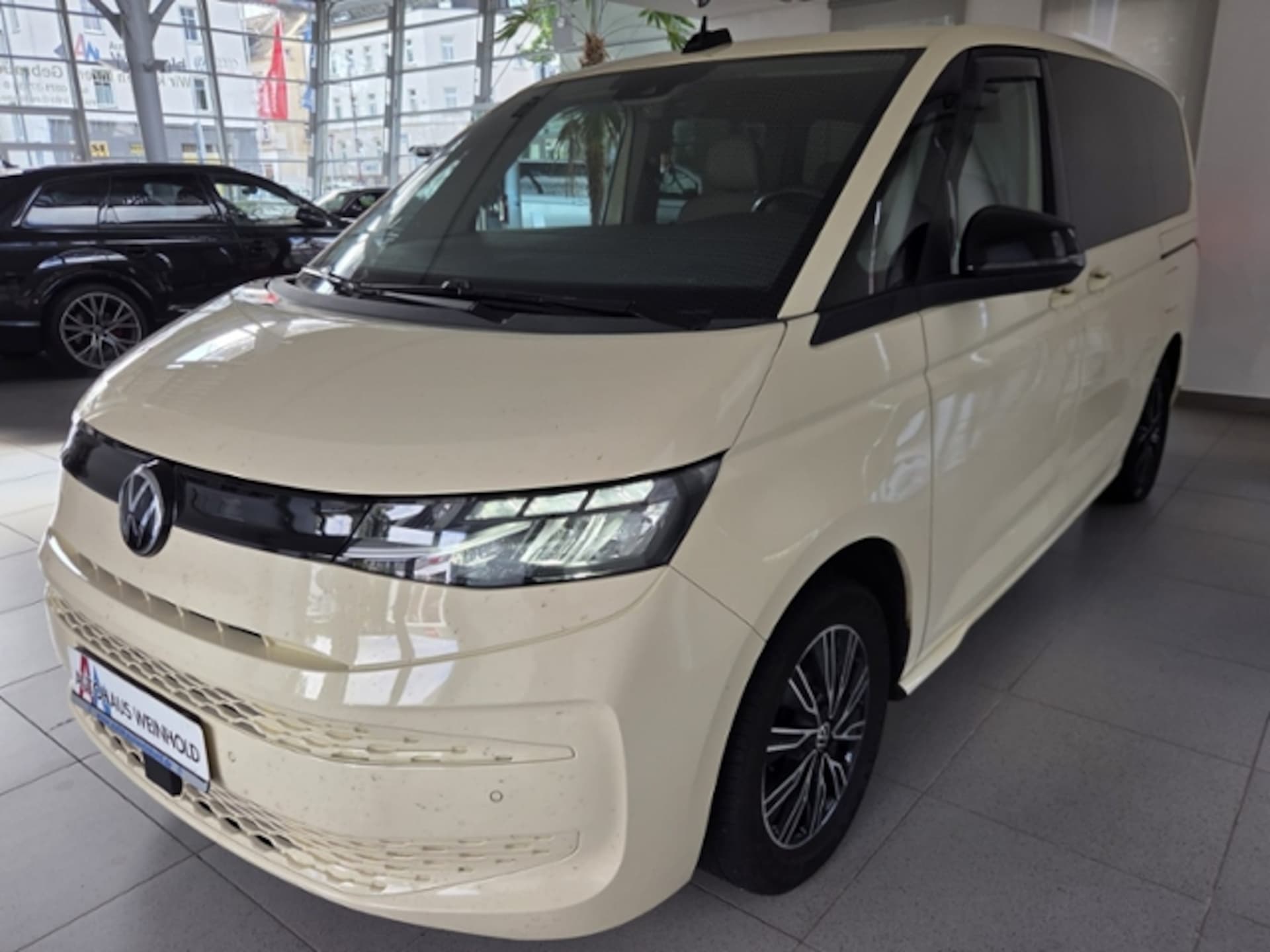 Volkswagen Multivan Langversion Basis-Modell