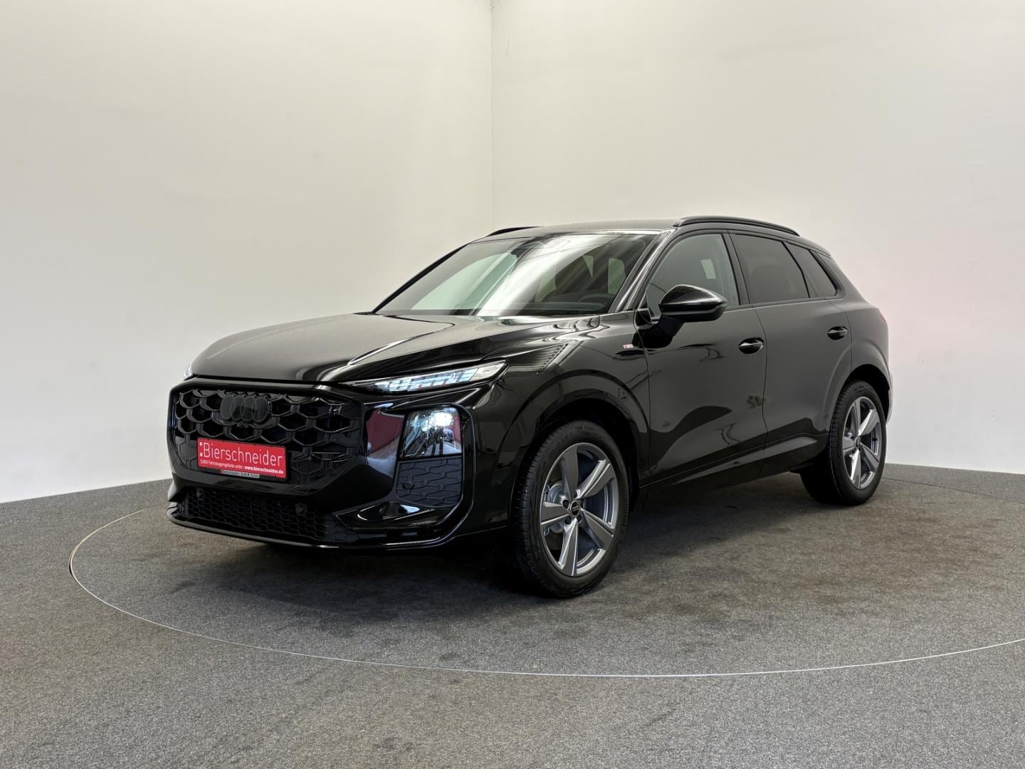 Bild über Audi Q3 SUV TDI 110 kW S tronic - für weitere Informationen kontaktieren Sie den Audi Partner