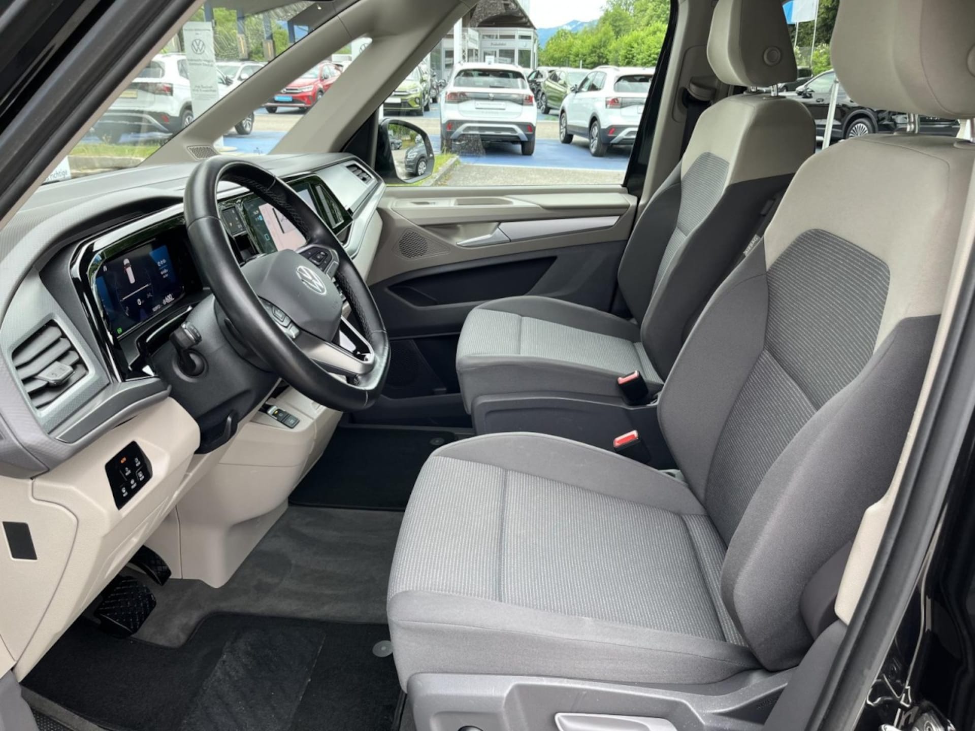 Volkswagen Multivan Basis-Modell