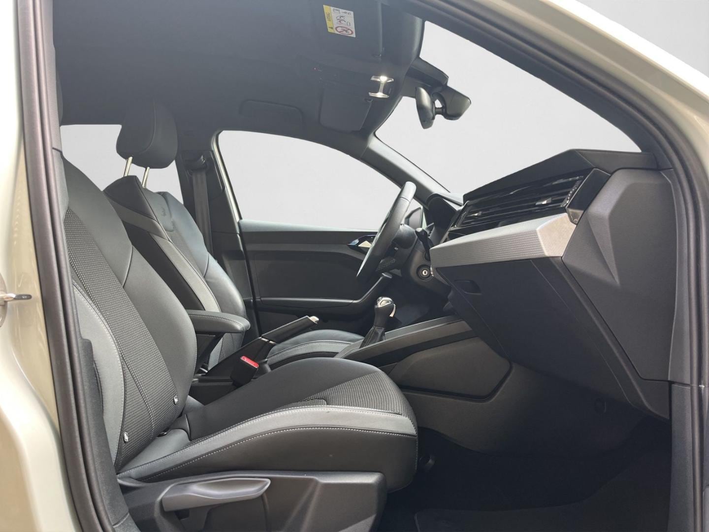 Bild über Audi A1 Sportback S line 35 TFSI S tronic - für weitere Informationen kontaktieren Sie den Audi Partner