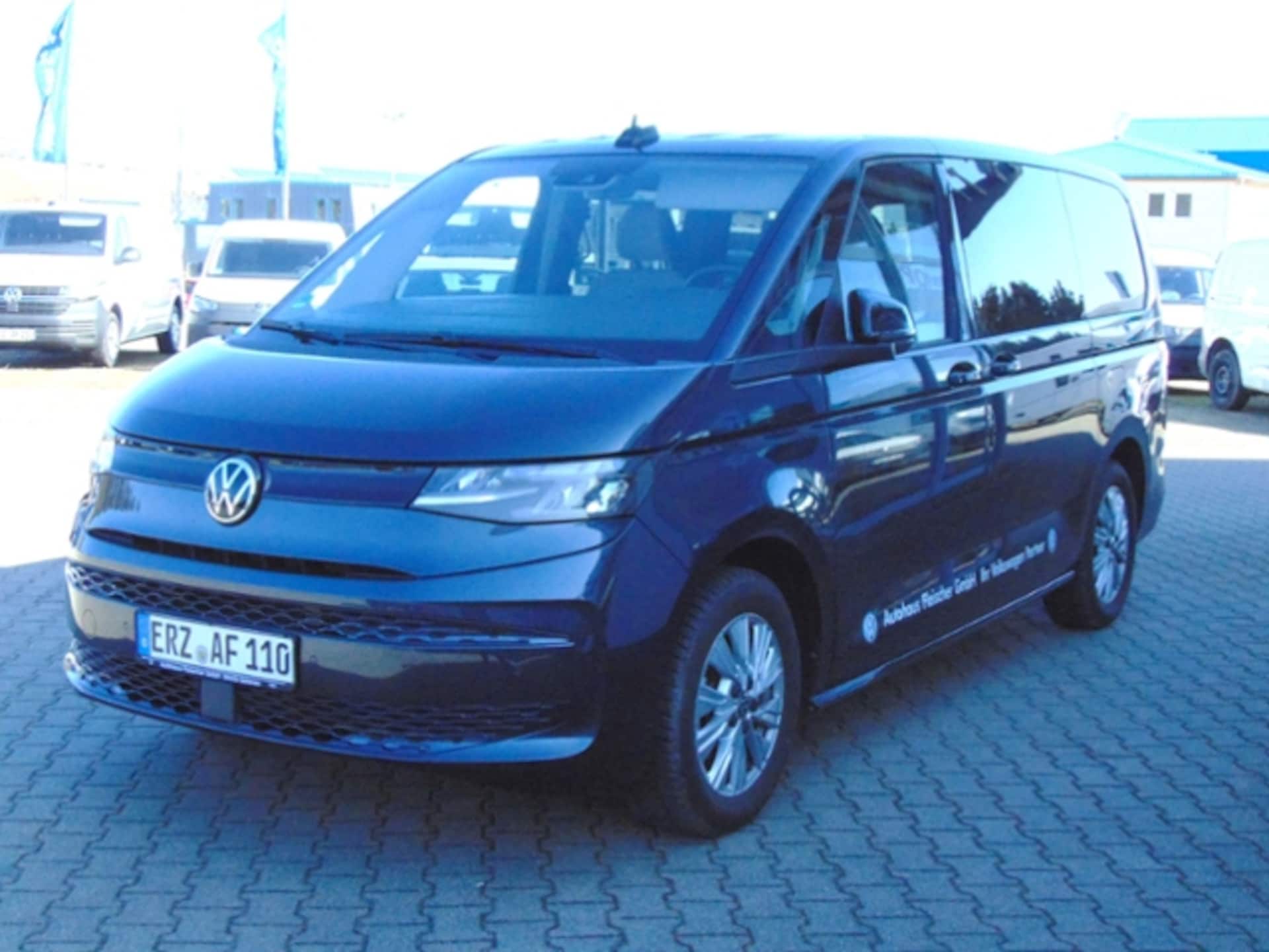 Volkswagen Multivan Langversion Basis-Modell