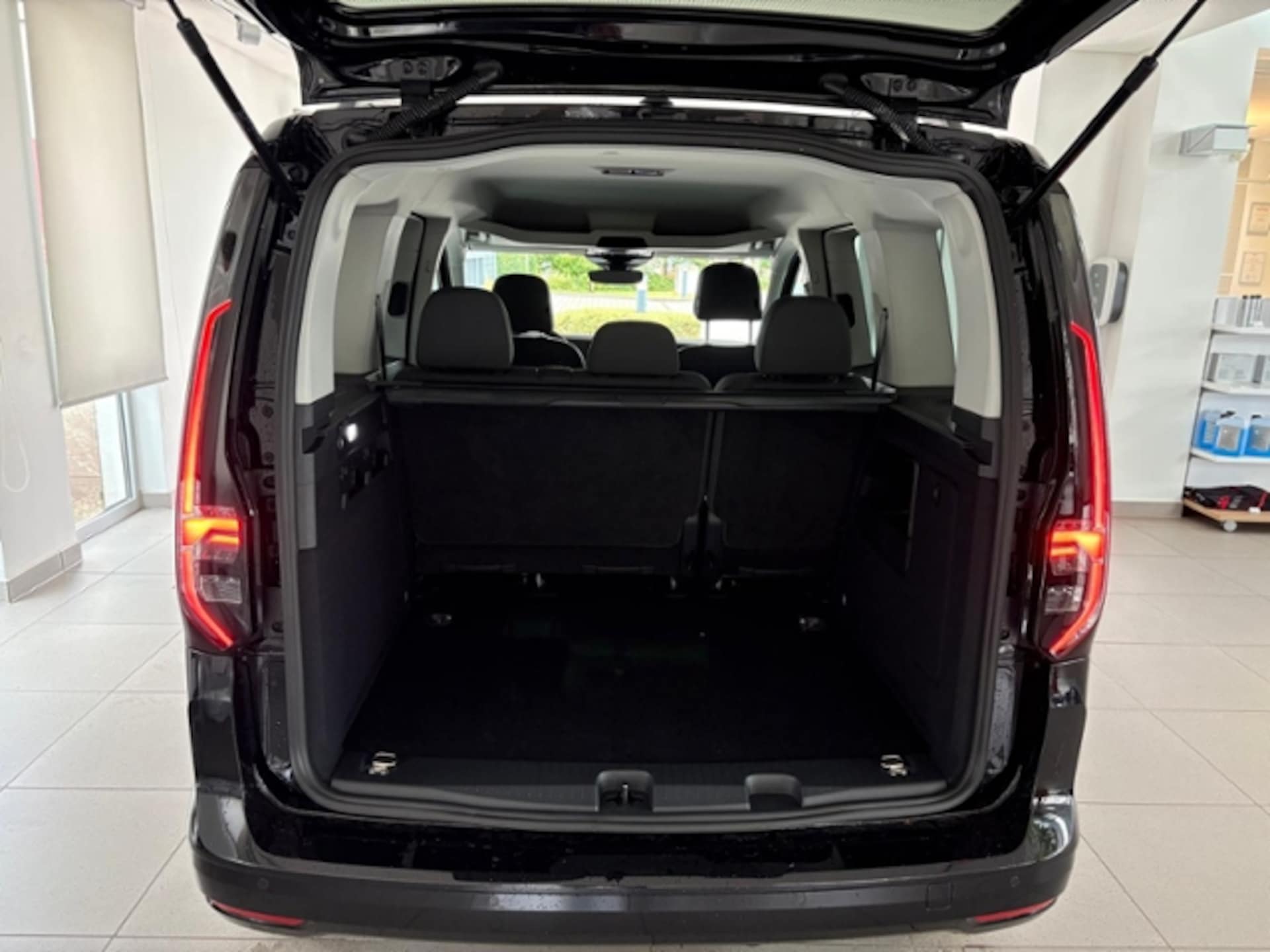 Volkswagen Caddy Basis-Modell