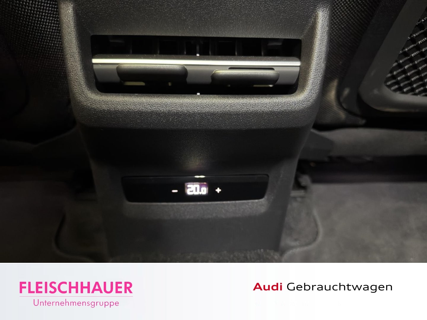 Bild über Audi Q3 SUV TFSI 110 kW S tronic - für weitere Informationen kontaktieren Sie den Audi Partner