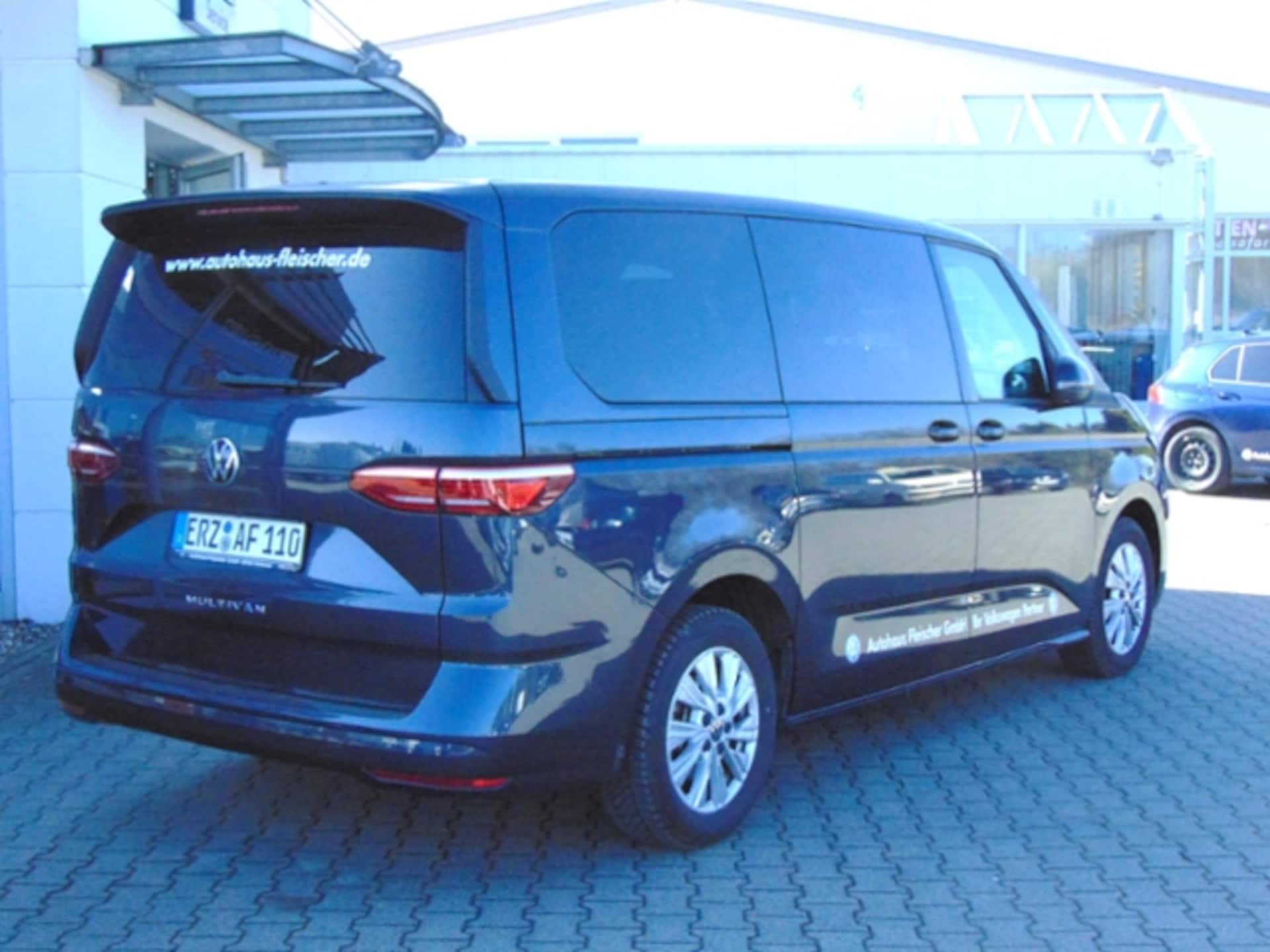 Volkswagen Multivan Langversion Basis-Modell