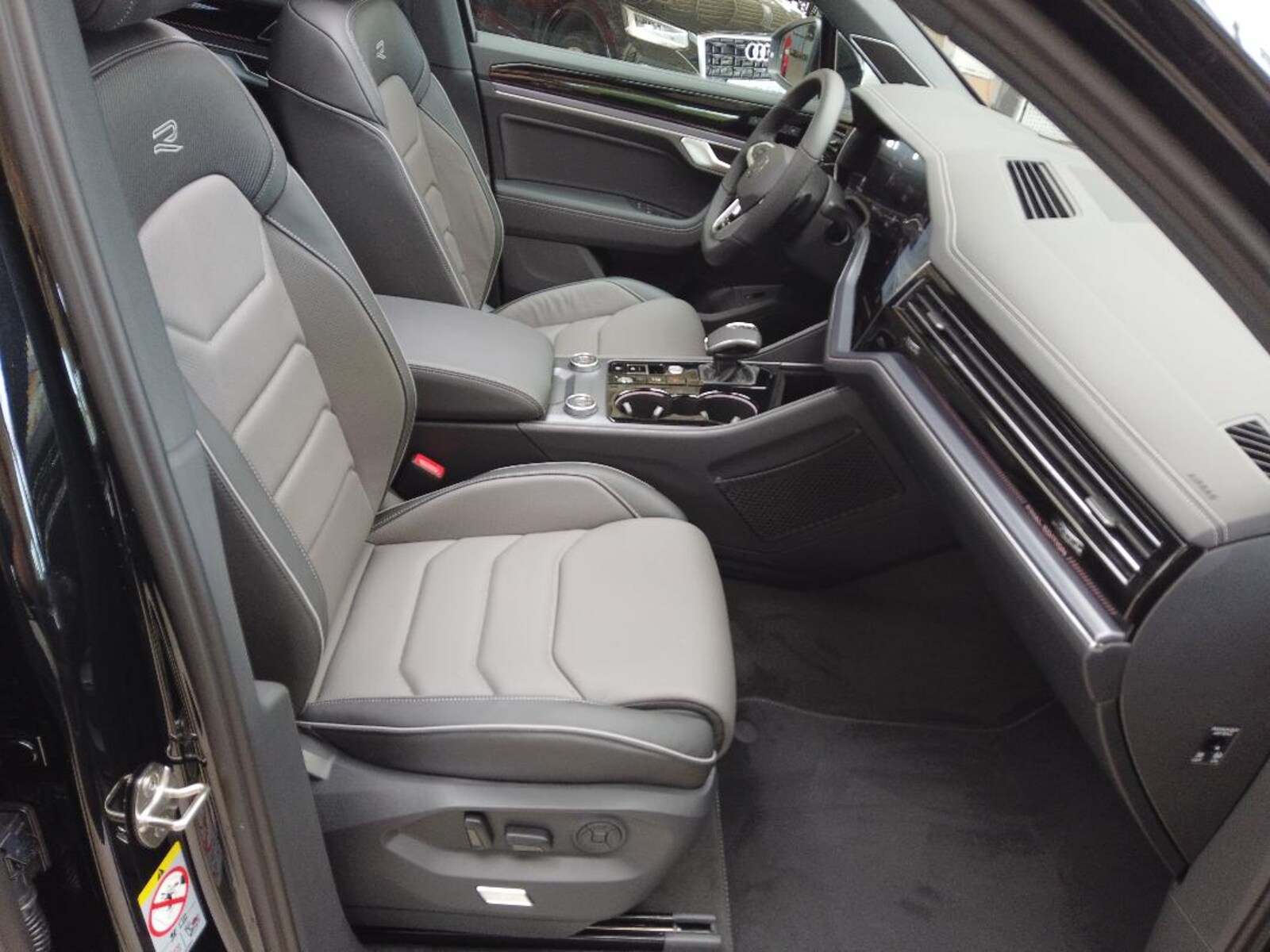 Volkswagen Touareg – Bild 11