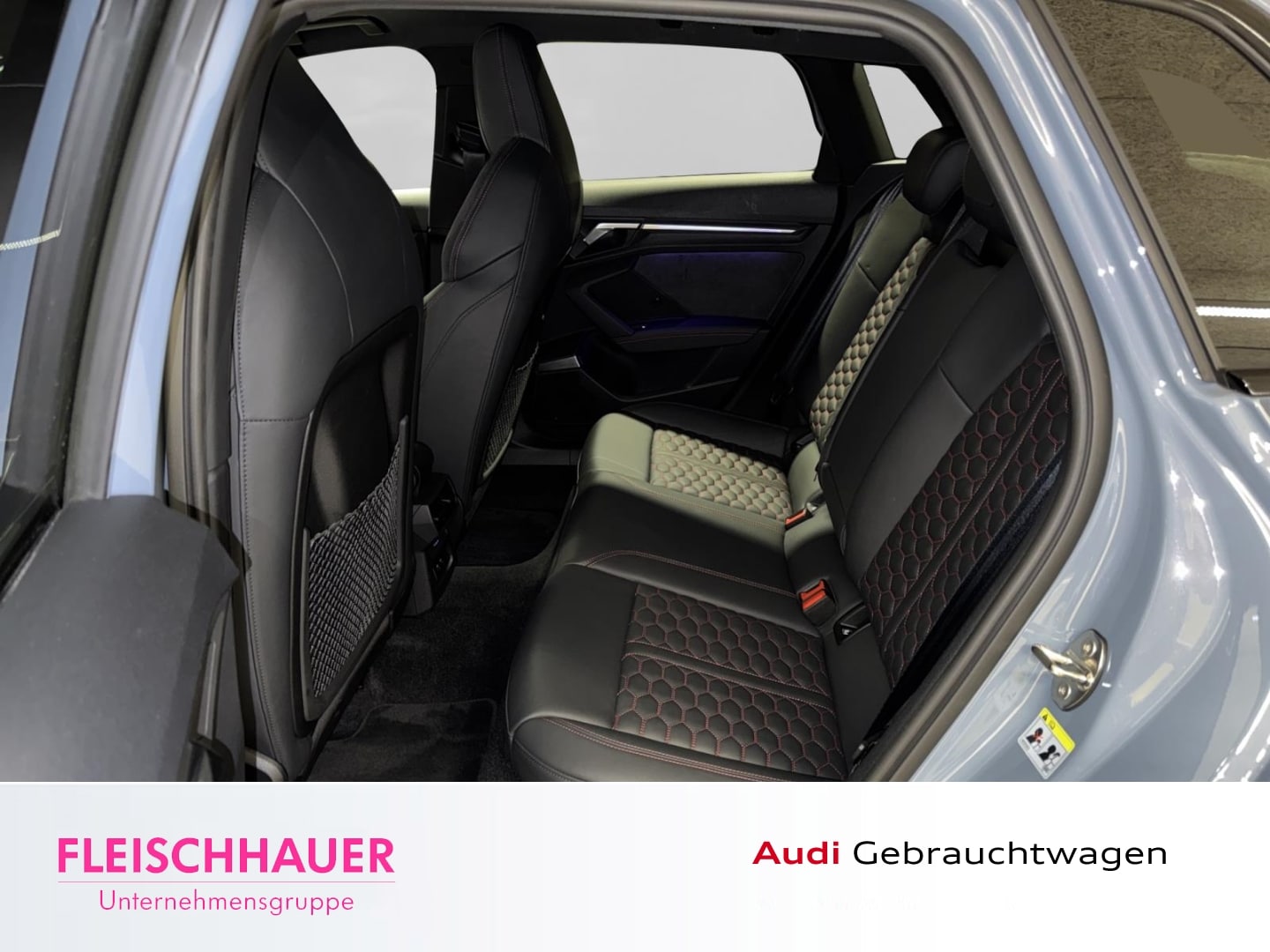 Bild über Audi RS 3 Sportback TFSI quattro S tronic - für weitere Informationen kontaktieren Sie den Audi Partner