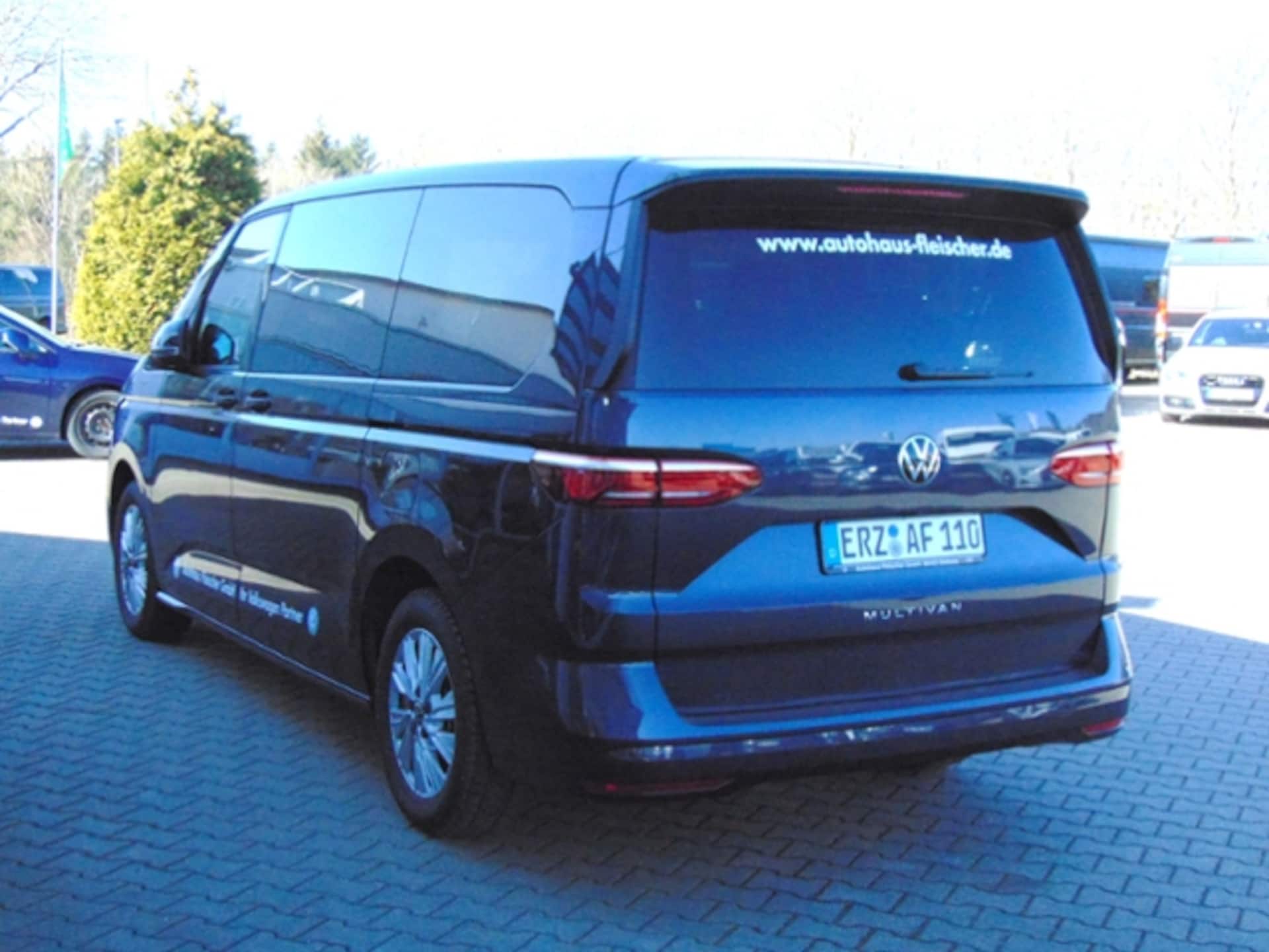 Volkswagen Multivan Langversion Basis-Modell