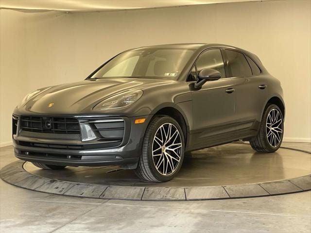 2025 Porsche Macan Base