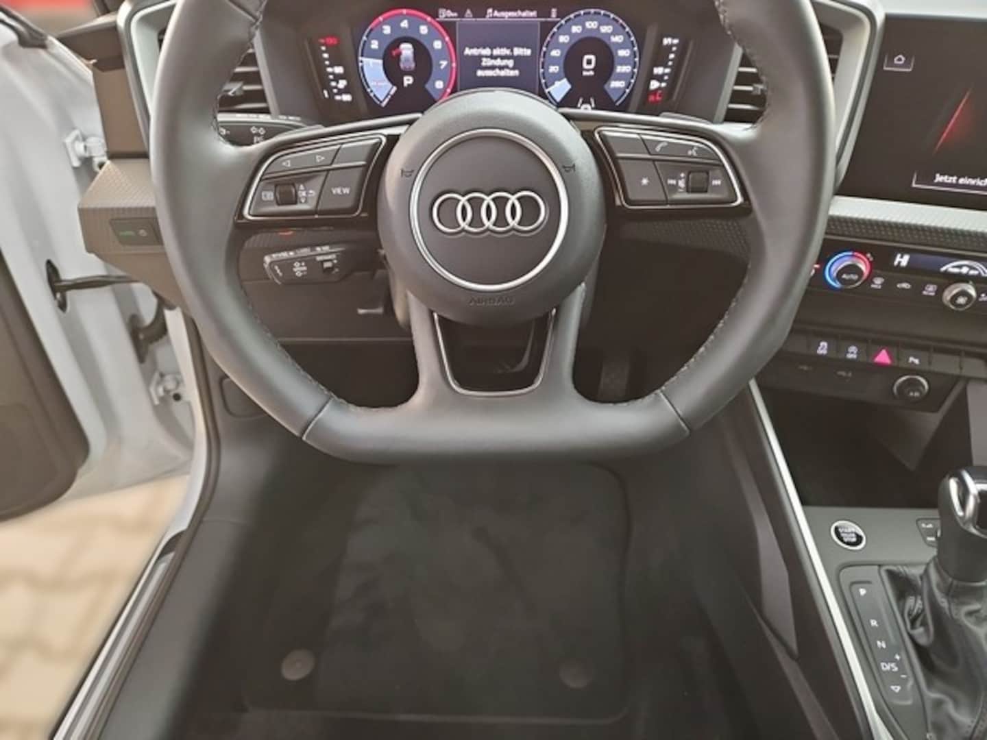 Bild über Audi A1 allstreet 30 TFSI S tronic - für weitere Informationen kontaktieren Sie den Audi Partner