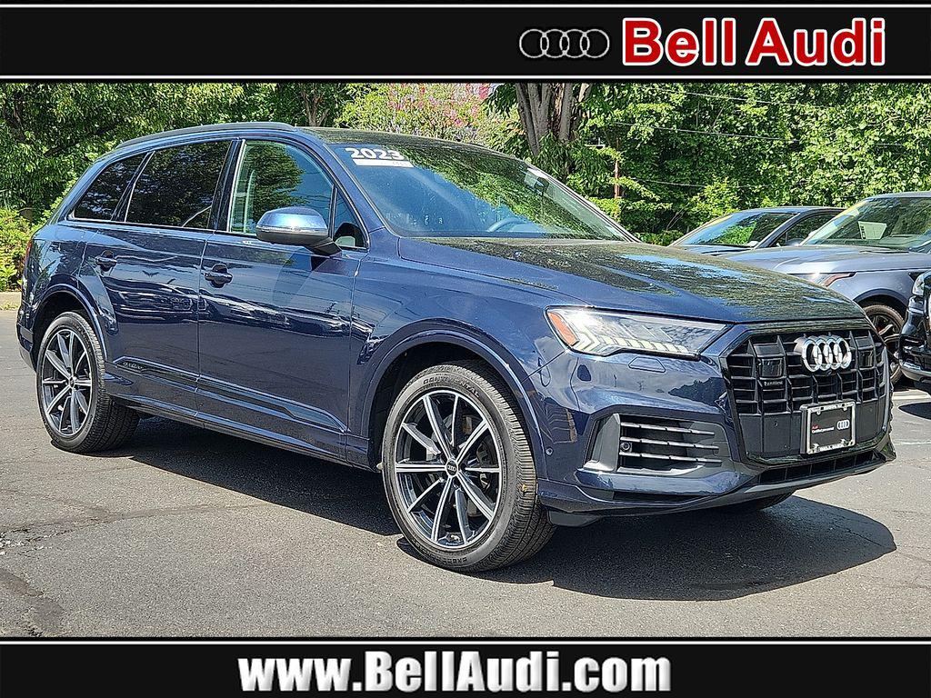 2023 Audi Q7 55 Premium Plus quattro Tiptronic's photo