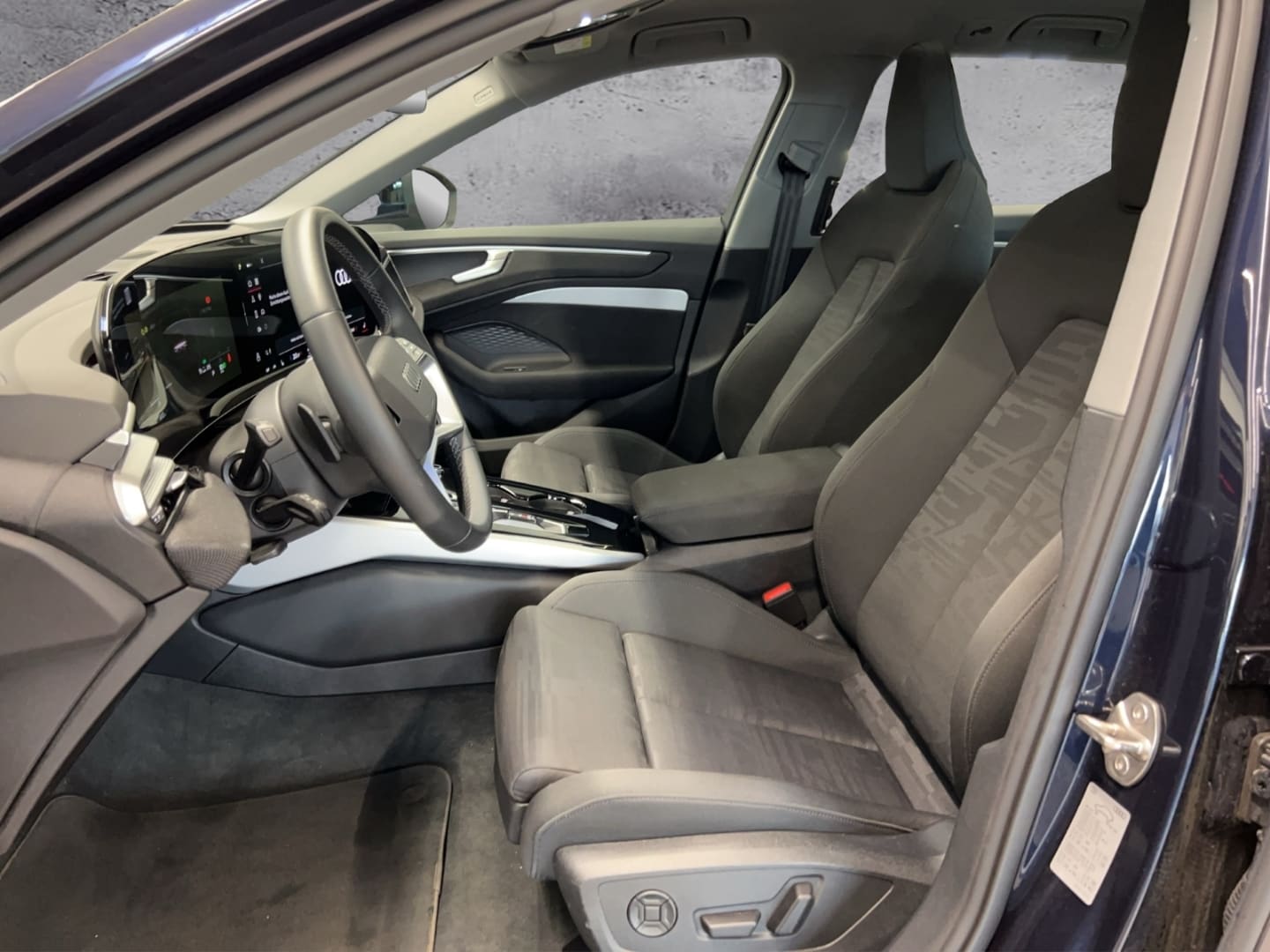 Bild über Audi A6 Avant TFSI 150 kW S tronic - für weitere Informationen kontaktieren Sie den Audi Partner
