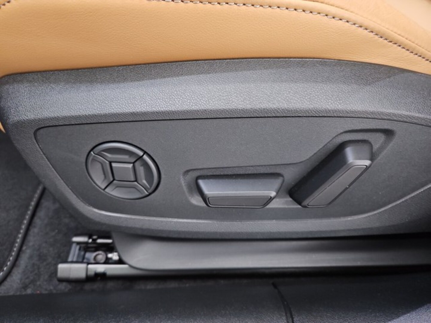 Bild über Audi A5 Avant TDI quattro 150 kW S tronic - für weitere Informationen kontaktieren Sie den Audi Partner