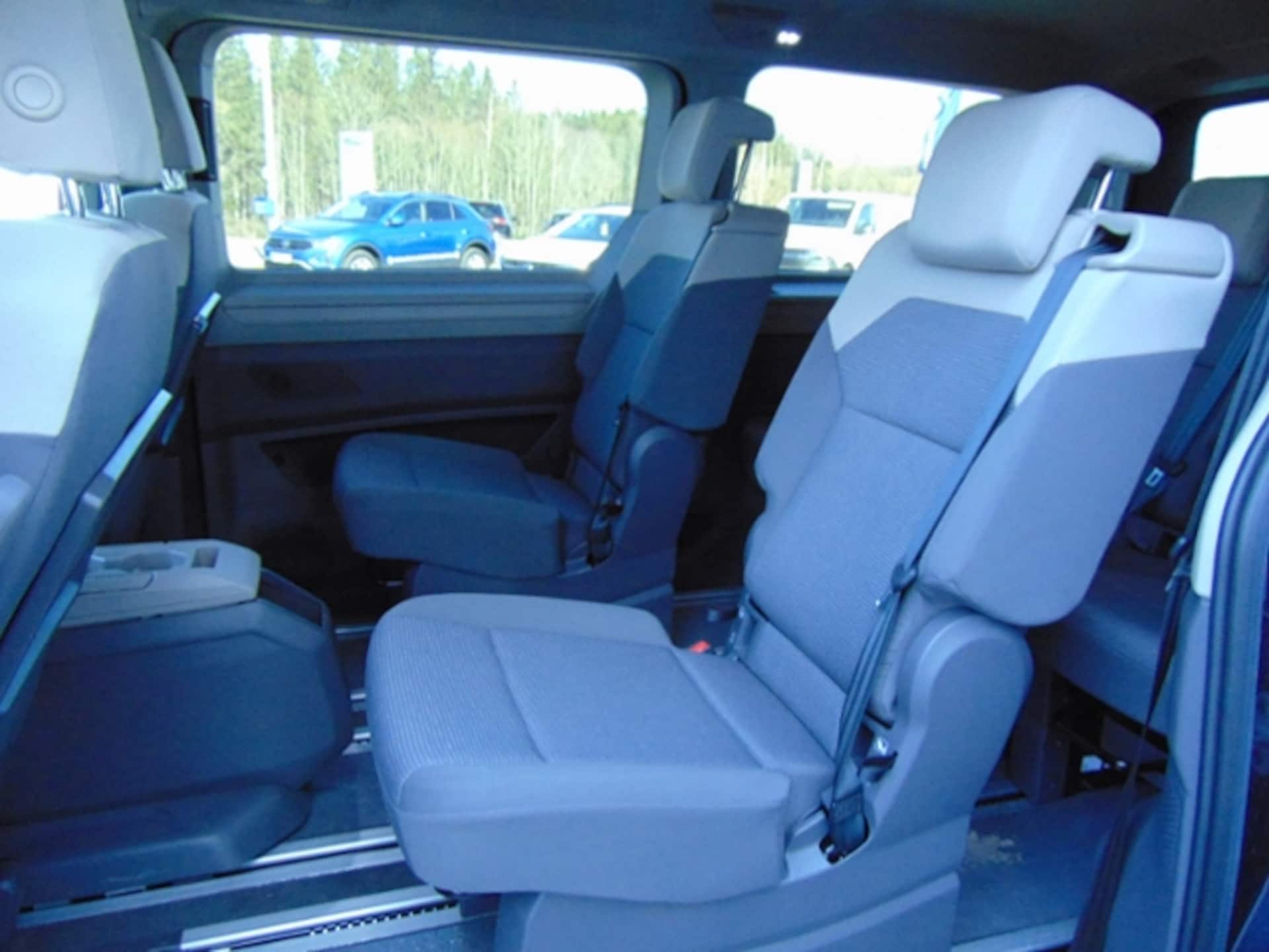 Volkswagen Multivan Langversion Basis-Modell