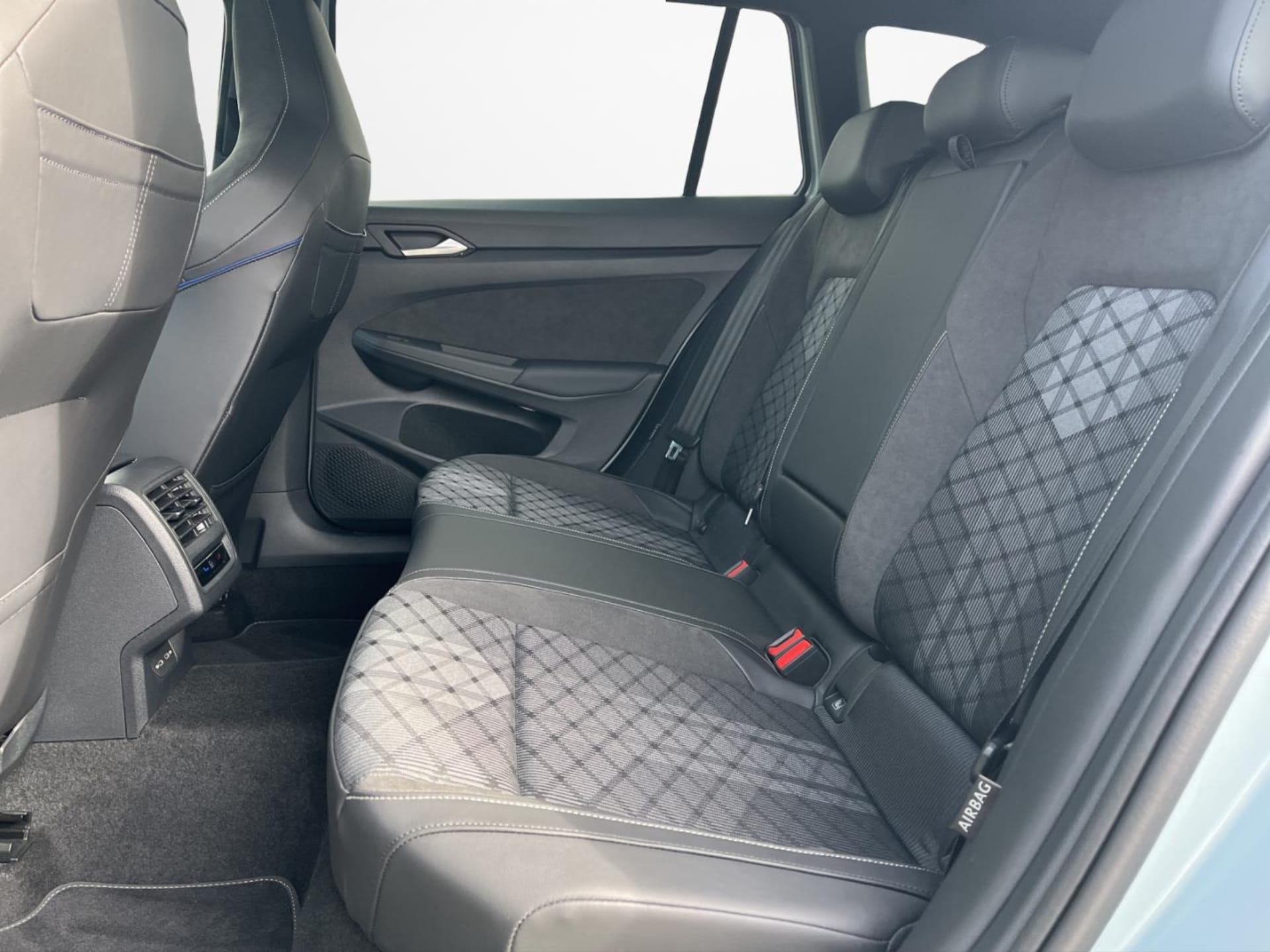 Volkswagen Golf Variant R-Line