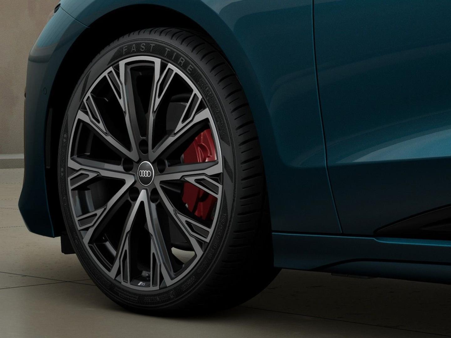 Immagine di Audi A6 Avant e-tron Edition one Blu Malpelo e-tron performance 270,00 kW - Vista: for more details contact your dealer