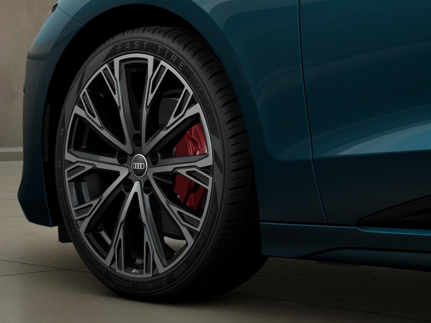 Immagine di Audi A6 Avant e-tron Edition one Blu Malpelo e-tron performance 270,00 kW - Vista: for more details contact your dealer