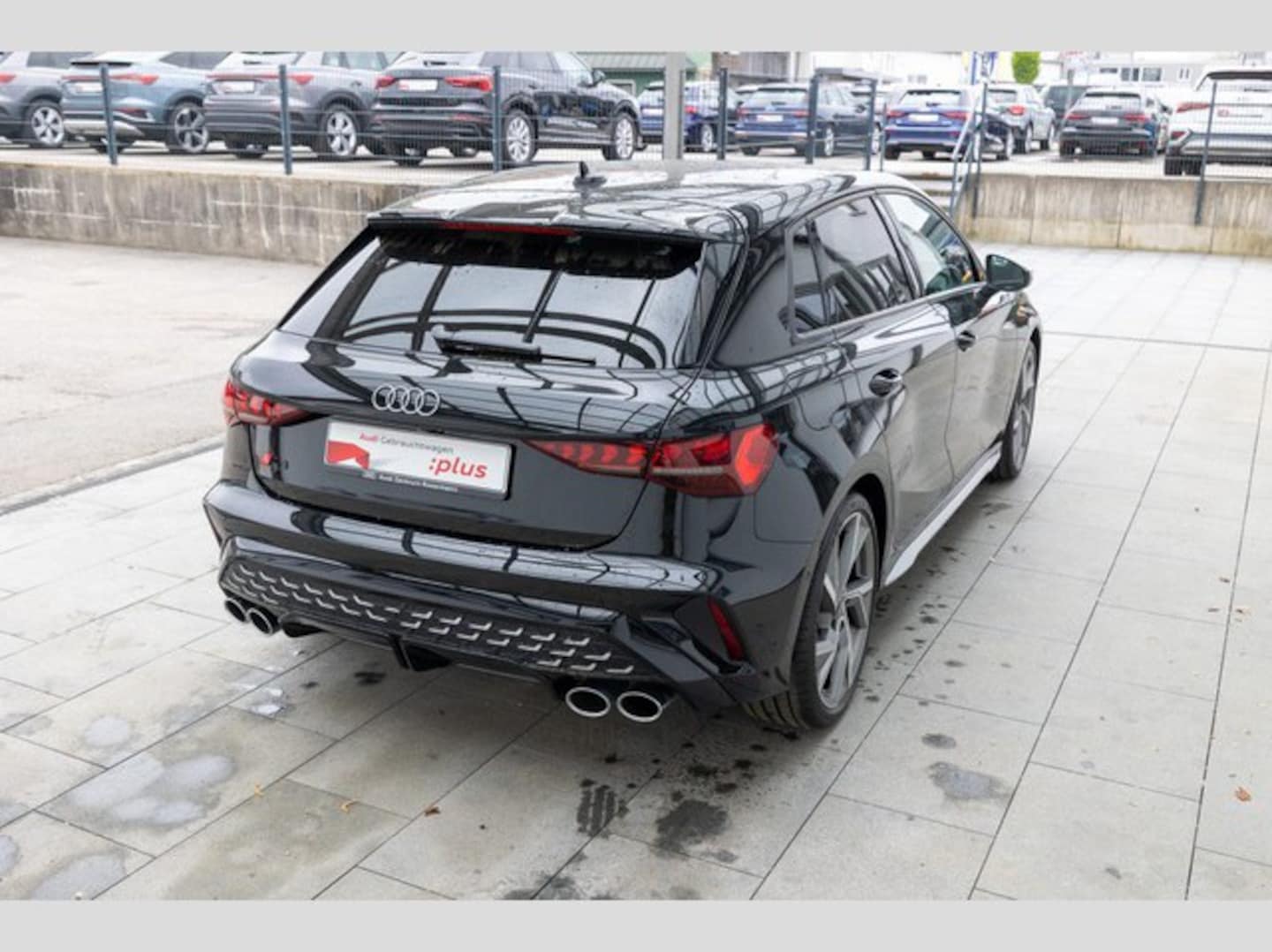 Bild über Audi S3 Sportback TFSI quattro S tronic - für weitere Informationen kontaktieren Sie den Audi Partner
