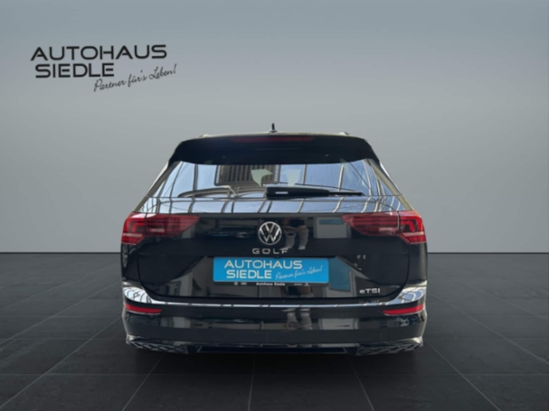 Volkswagen Golf Variant R-Line