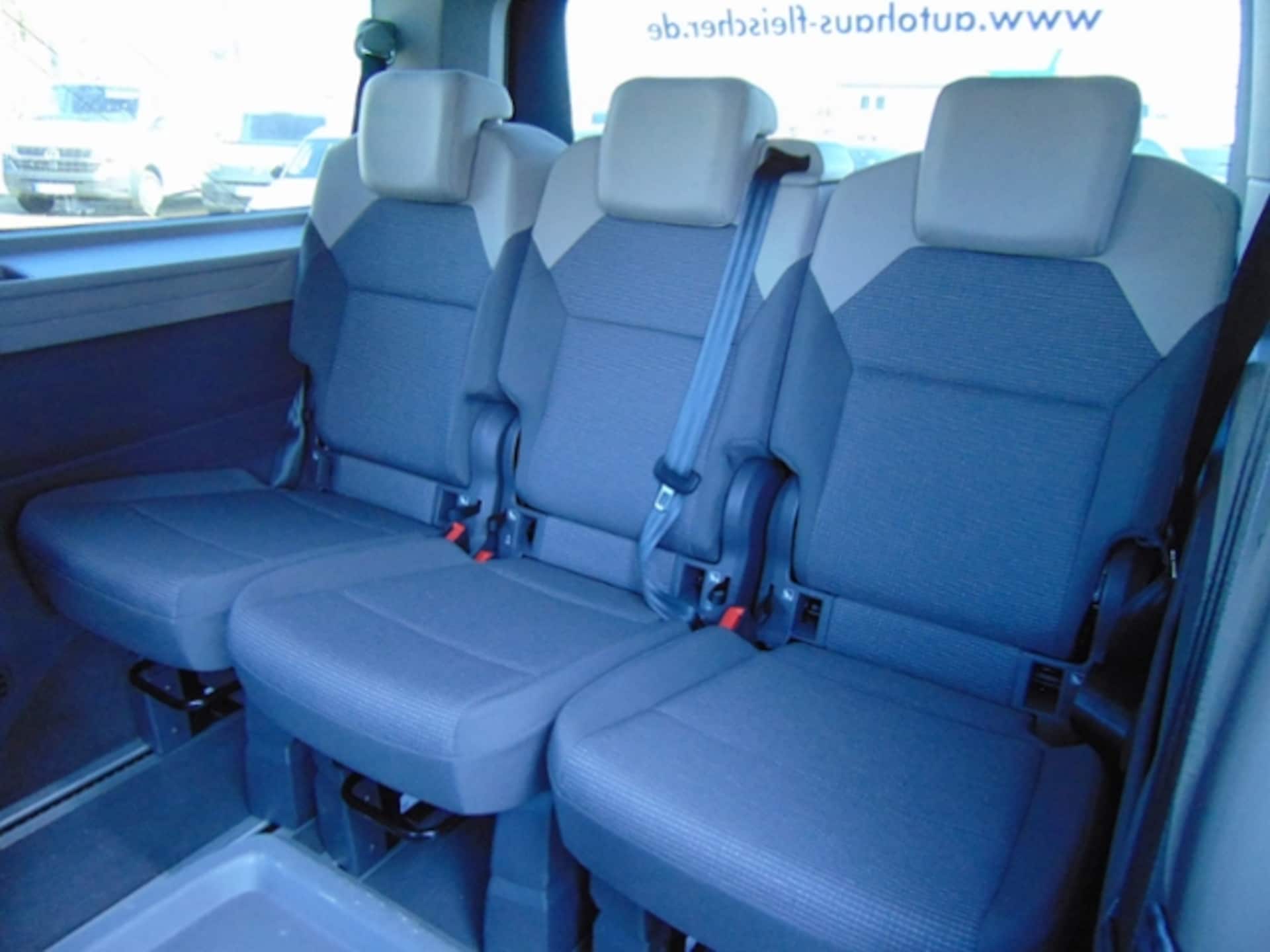 Volkswagen Multivan Langversion Basis-Modell