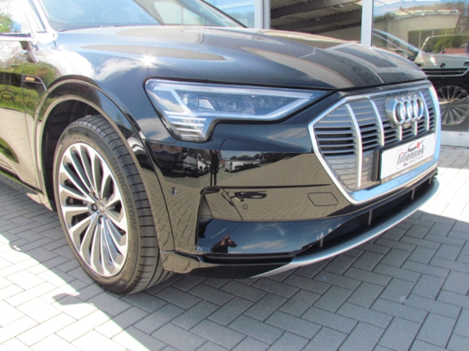 Audi e-tron advanced