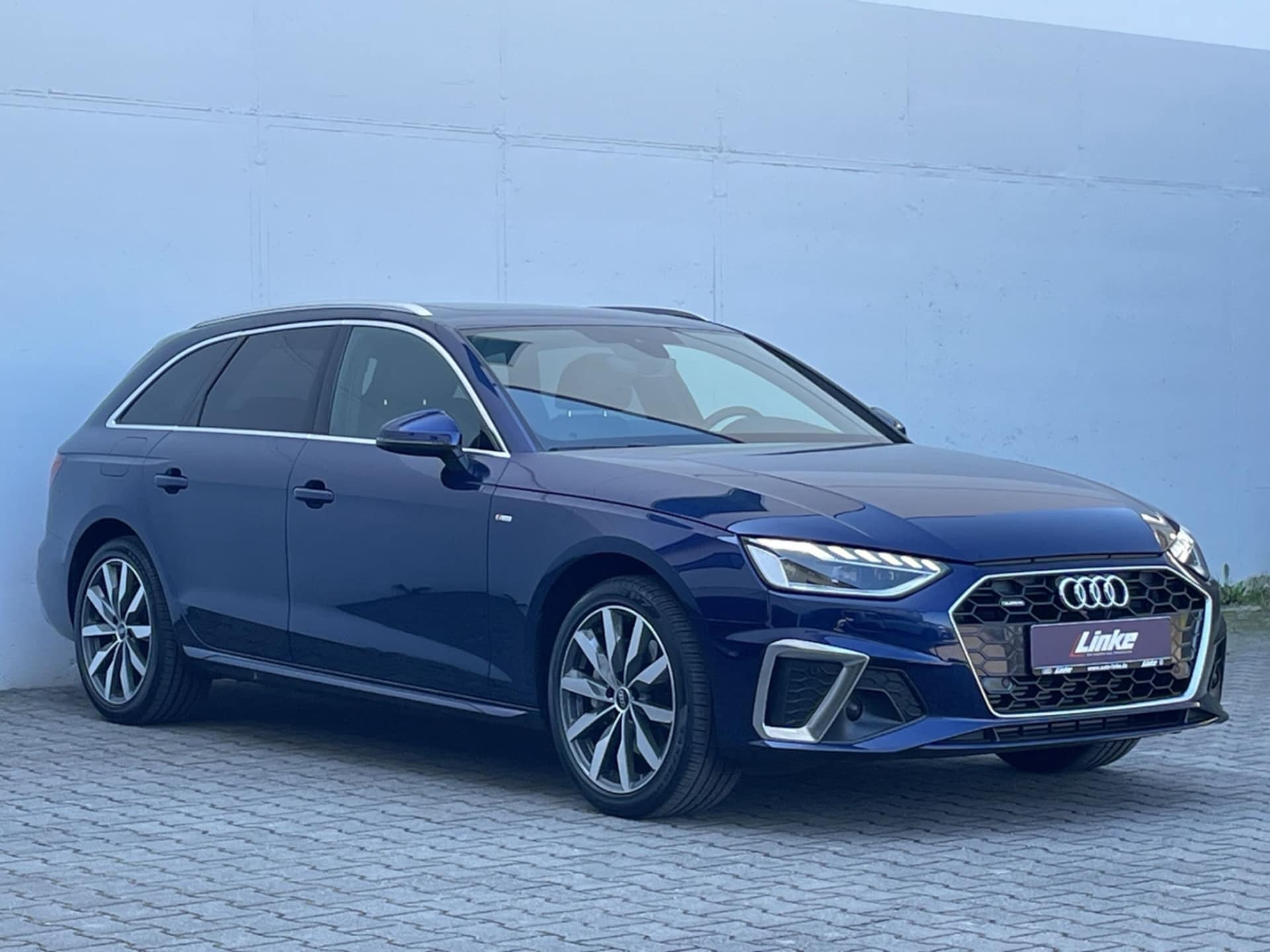 Audi A4 Avant S line