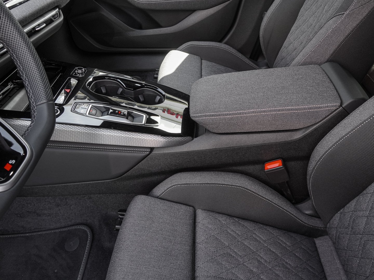 Bild über Audi A5 Avant e-hybrid e-hybrid quattro 220 kW S tronic - für weitere Informationen kontaktieren Sie den Audi Partner