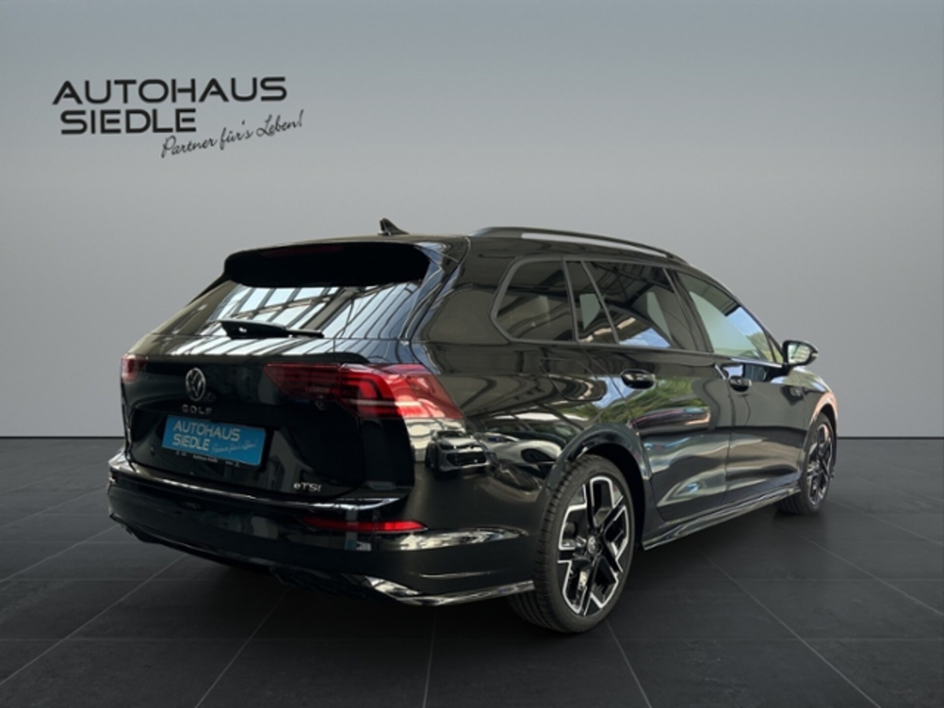Volkswagen Golf Variant R-Line