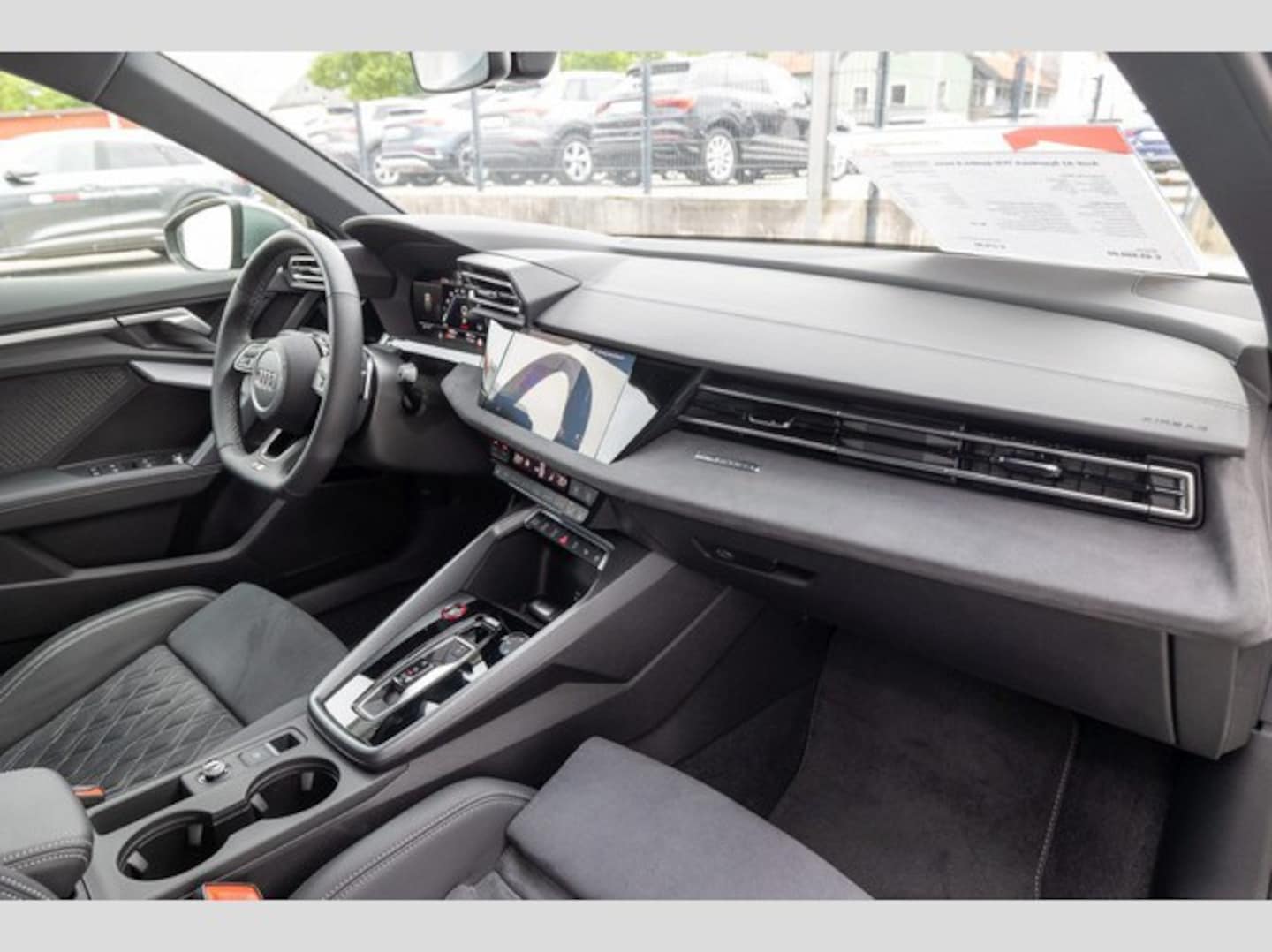 Bild über Audi S3 Sportback TFSI quattro S tronic - für weitere Informationen kontaktieren Sie den Audi Partner