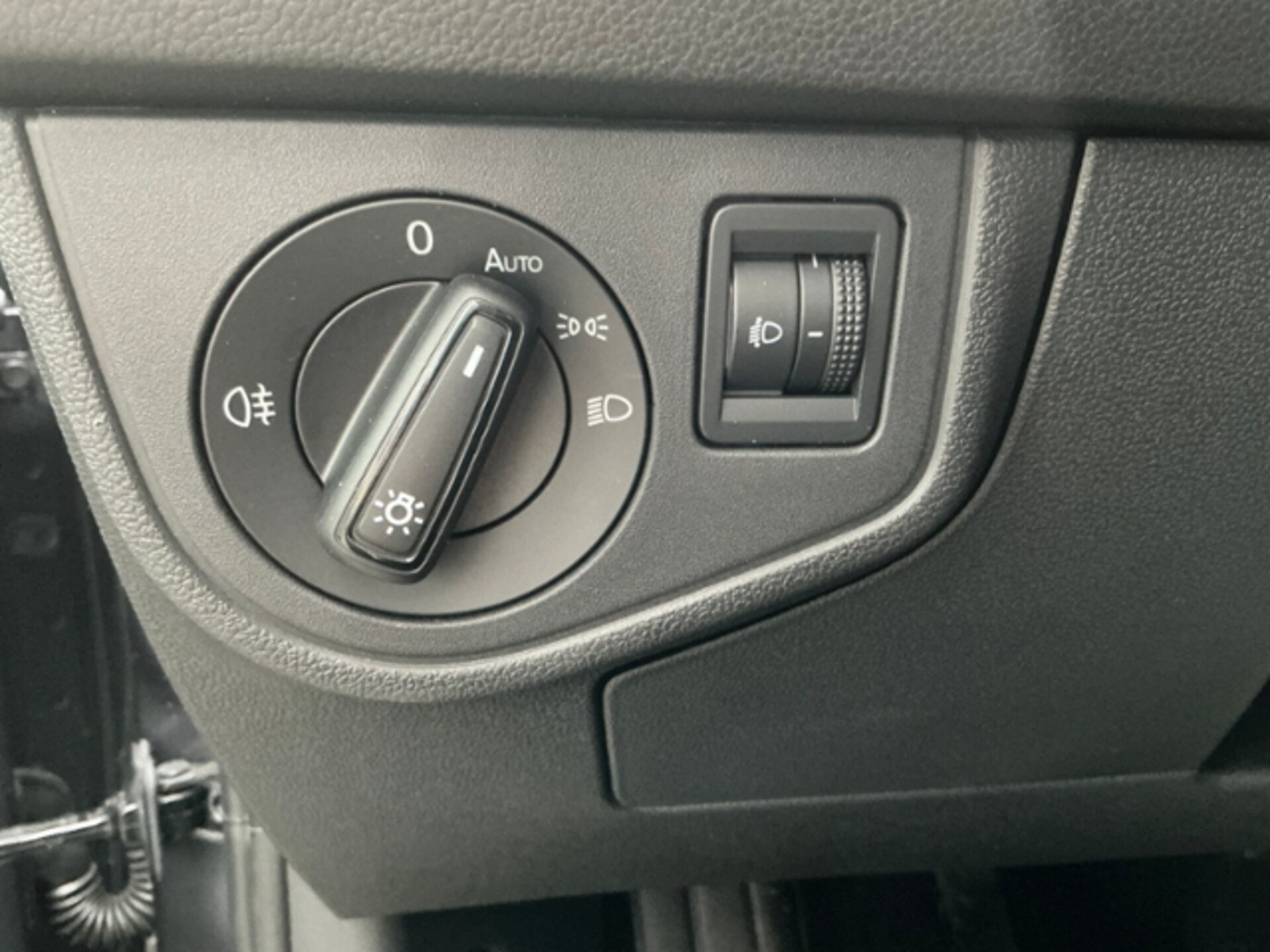 Volkswagen Polo Basis-Modell