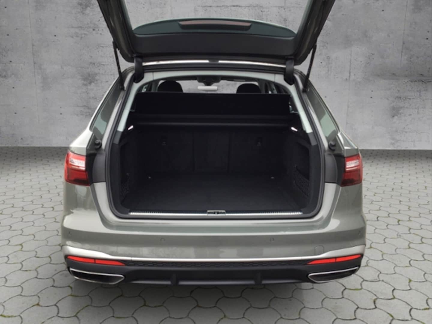 Bild über Audi A4 Avant S line 30 TDI S tronic - für weitere Informationen kontaktieren Sie den Audi Partner