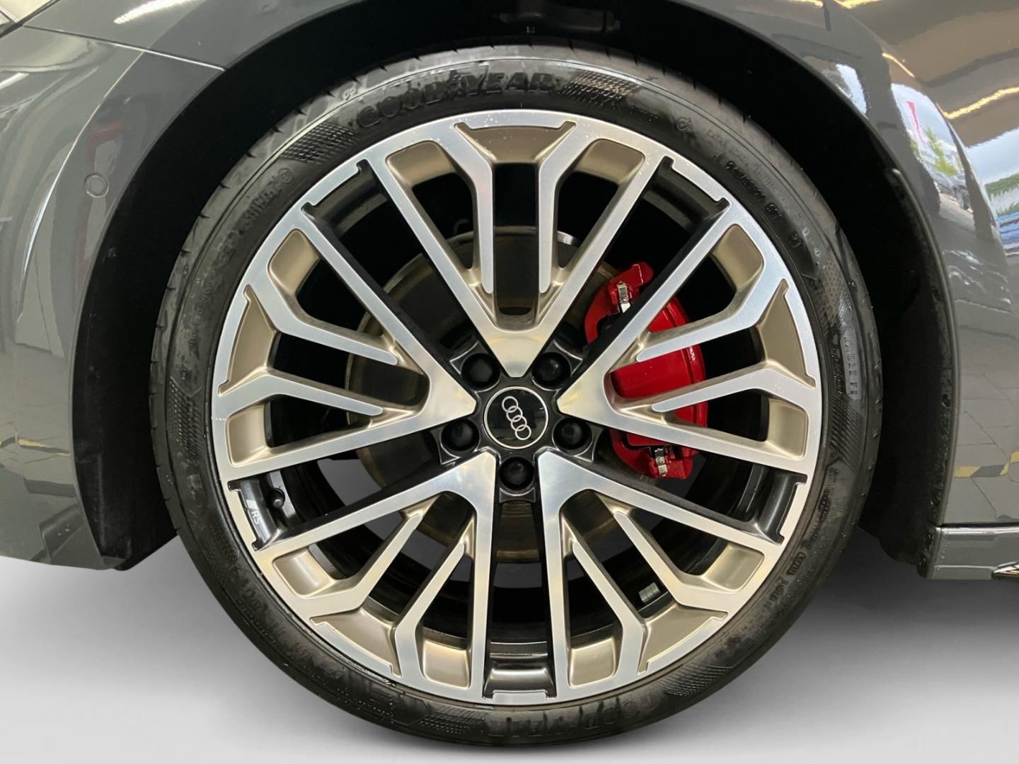 Bild über Audi A5 Avant TDI quattro 150 kW S tronic - für weitere Informationen kontaktieren Sie den Audi Partner