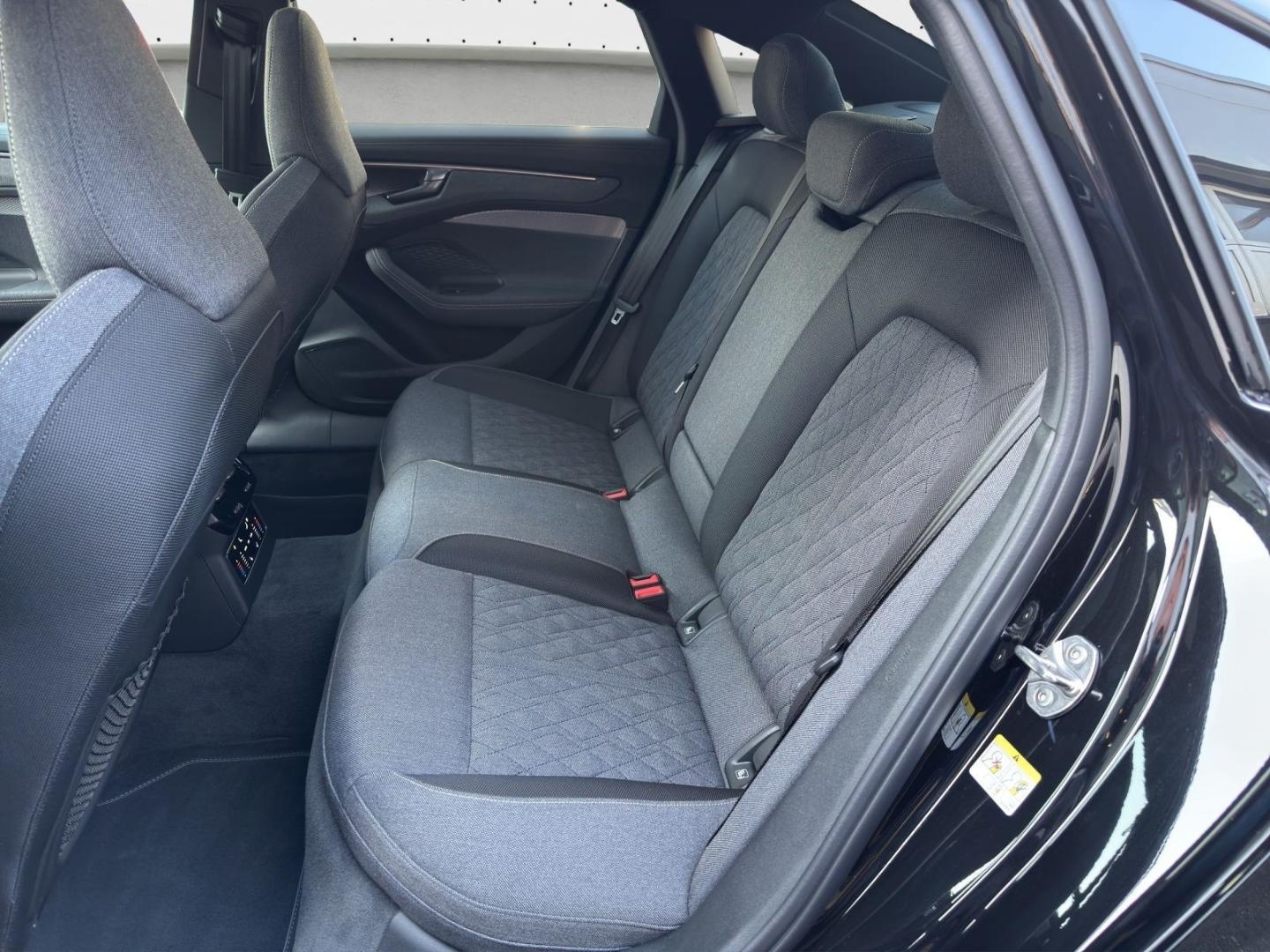 Bild über Audi A6 Limousine edition one TDI quattro 150 kW S tronic - für weitere Informationen kontaktieren Sie den Audi Partner