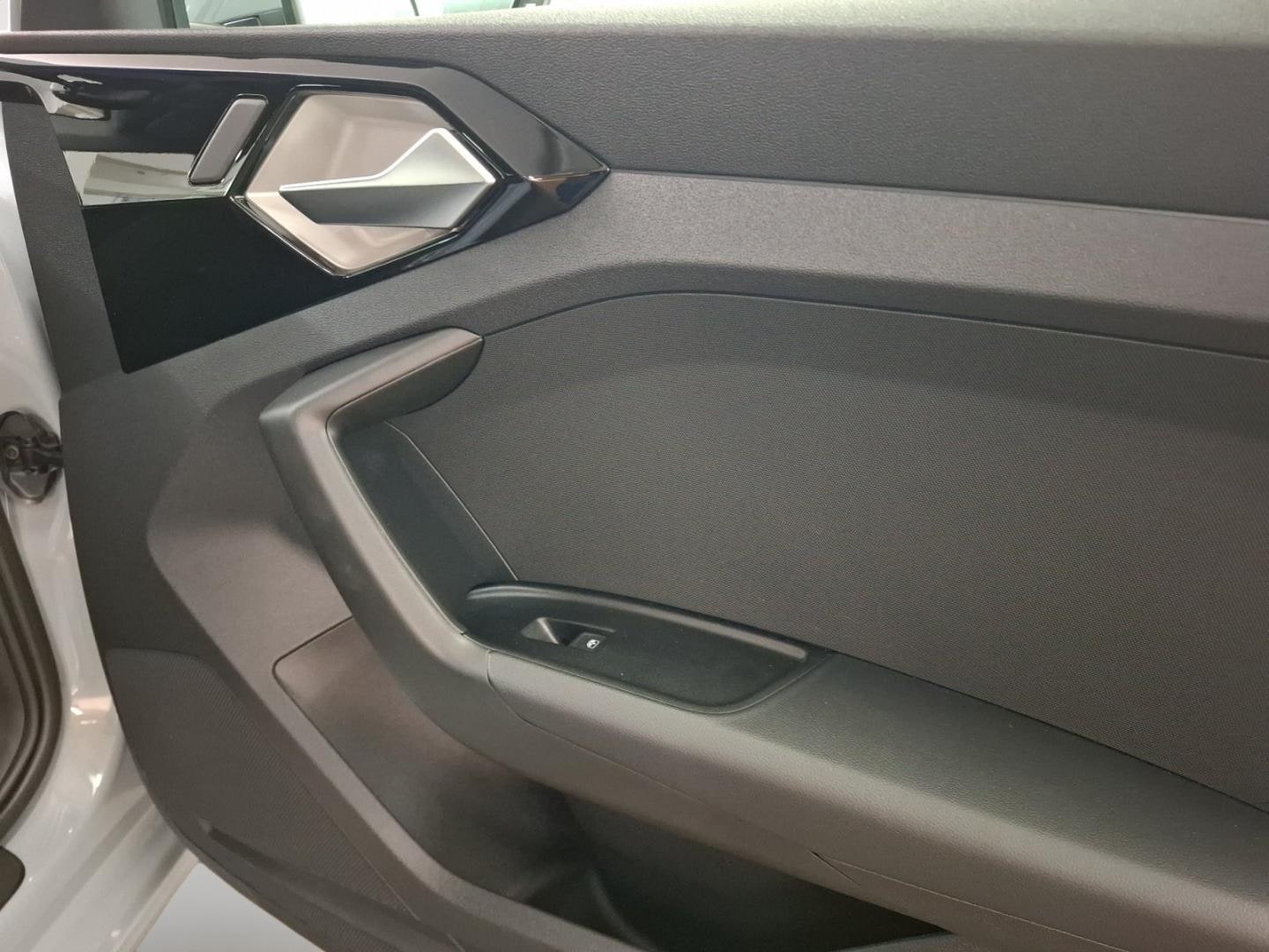Bild über Audi A1 Sportback advanced 30 TFSI S tronic - für weitere Informationen kontaktieren Sie den Audi Partner