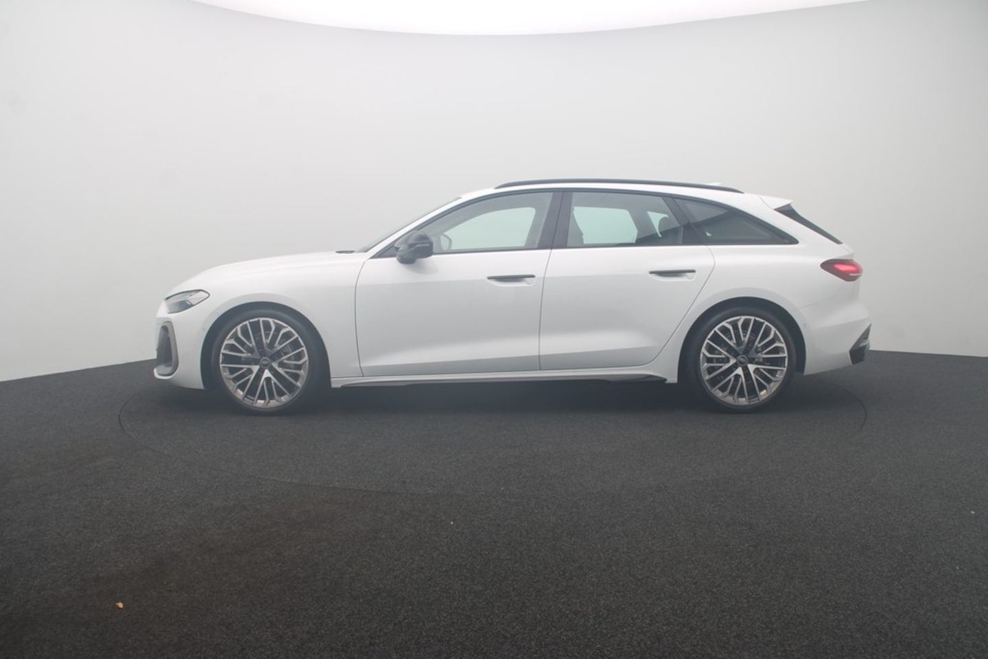 Bild über Audi A5 Avant TFSI quattro S tronic - für weitere Informationen kontaktieren Sie den Audi Partner