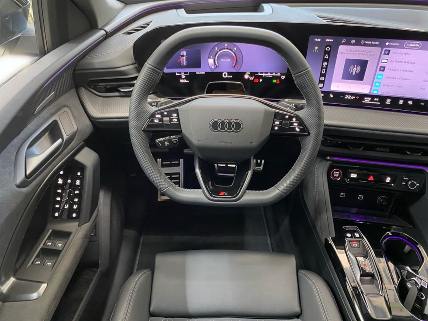 Bild über Audi Q5 SUV TDI quattro 220 kW S tronic - für weitere Informationen kontaktieren Sie den Audi Partner