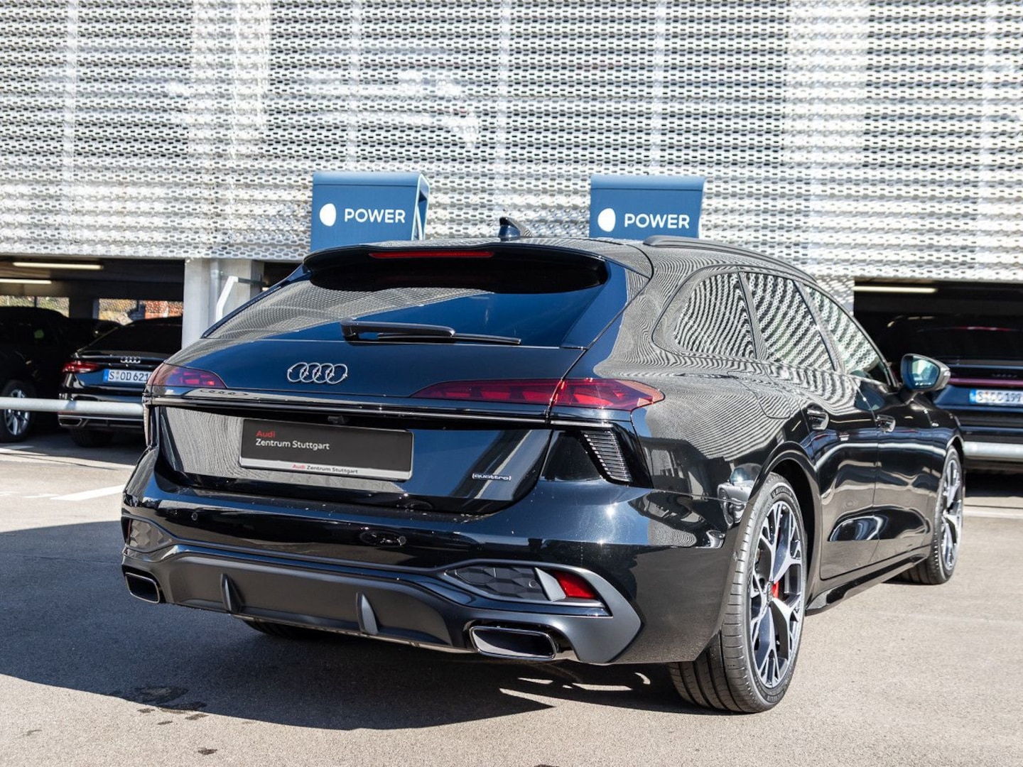 Bild über Audi A6 Avant e-hybrid e-hybrid quattro 270 kW S tronic - für weitere Informationen kontaktieren Sie den Audi Partner