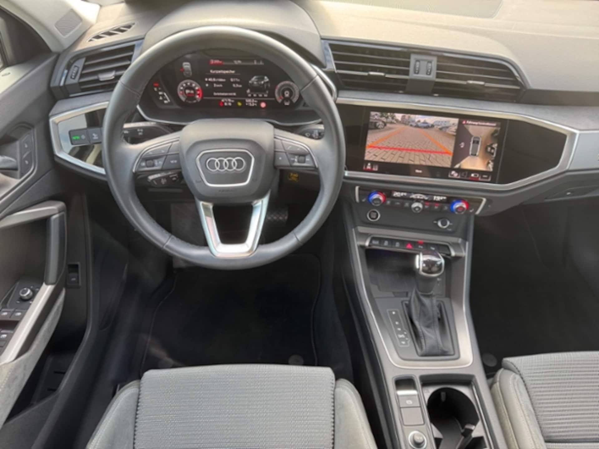 Audi Q3 Sportback S line