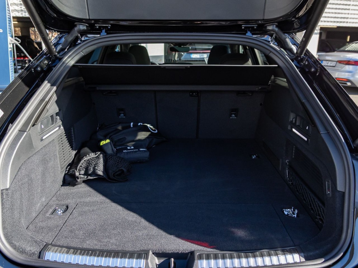 Bild über Audi A6 Avant e-hybrid e-hybrid quattro 270 kW S tronic - für weitere Informationen kontaktieren Sie den Audi Partner