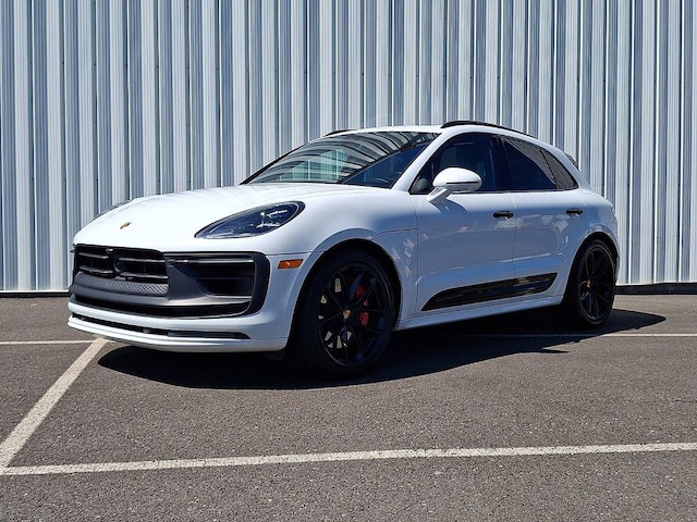Photo of 2022 Porsche Macan 